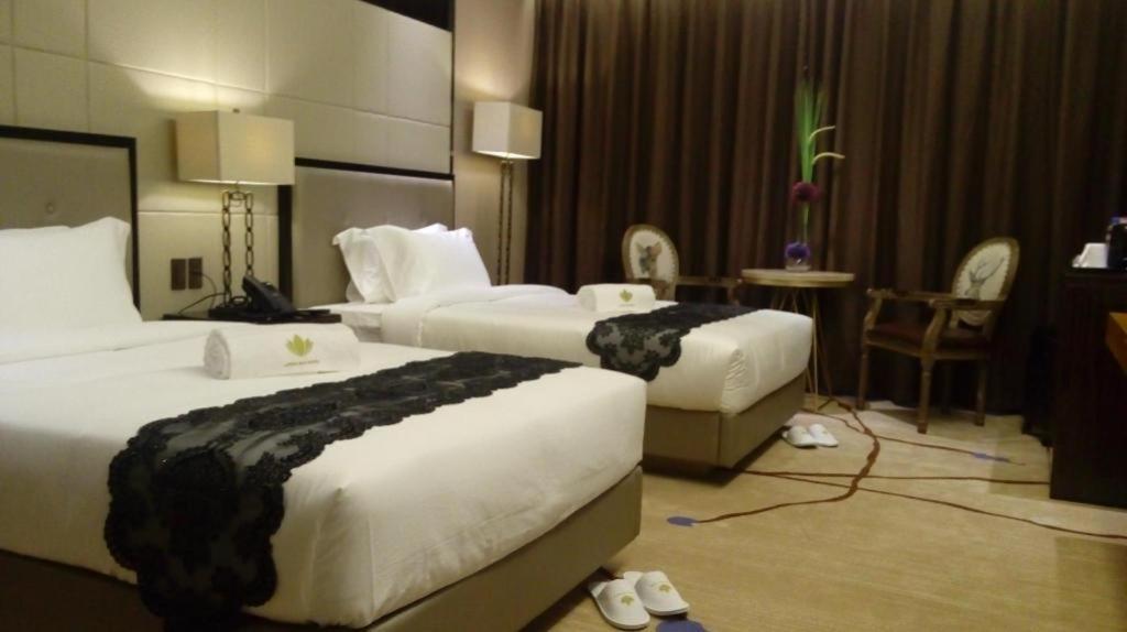 Lotus Blu Hotel Legazpi Eksteriør billede