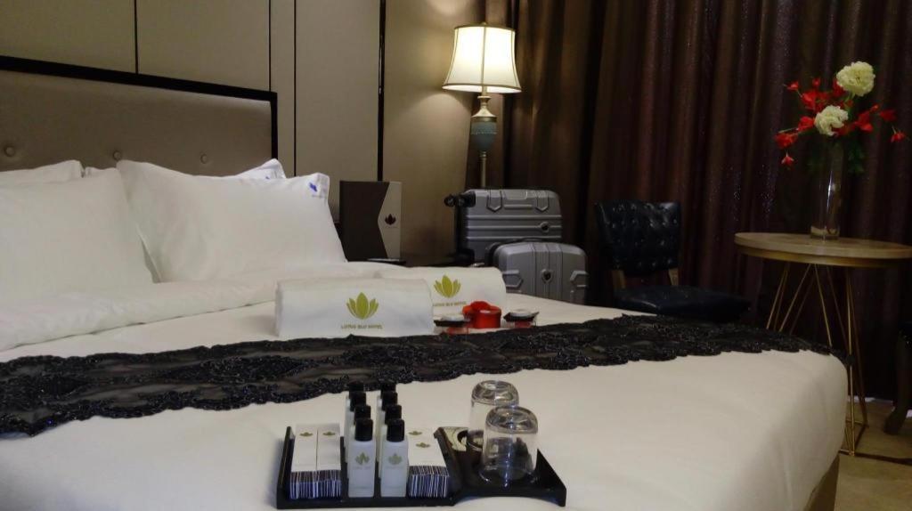 Lotus Blu Hotel Legazpi Eksteriør billede