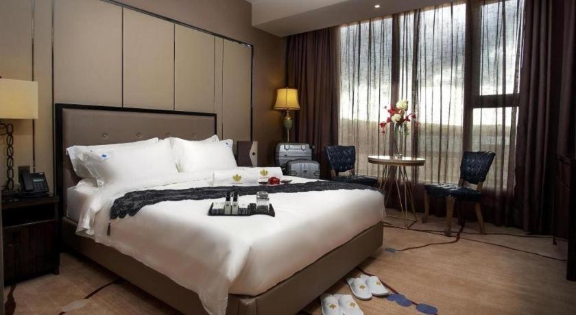 Lotus Blu Hotel Legazpi Eksteriør billede