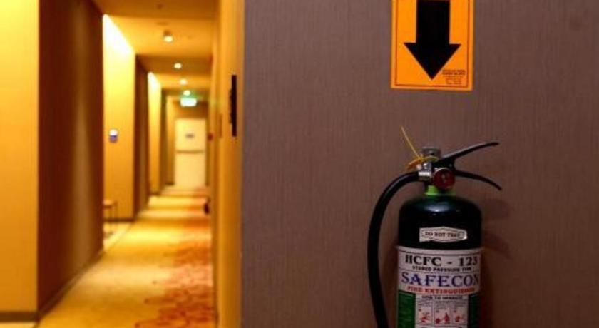Lotus Blu Hotel Legazpi Eksteriør billede