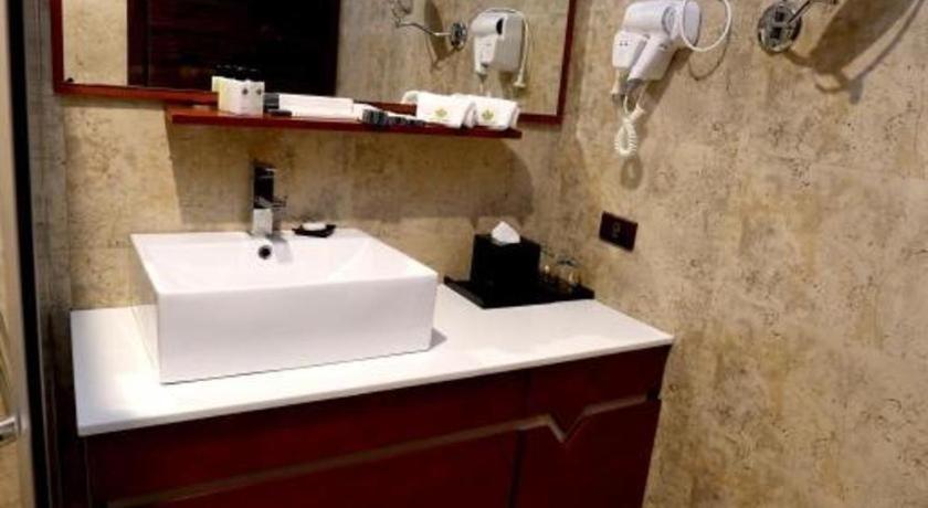 Lotus Blu Hotel Legazpi Eksteriør billede