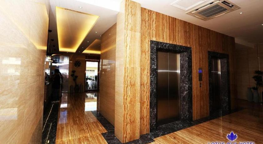 Lotus Blu Hotel Legazpi Eksteriør billede