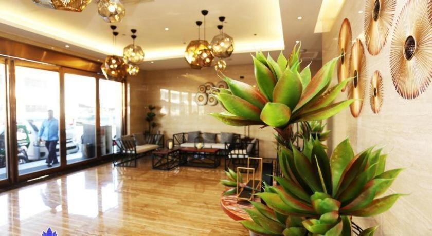 Lotus Blu Hotel Legazpi Eksteriør billede