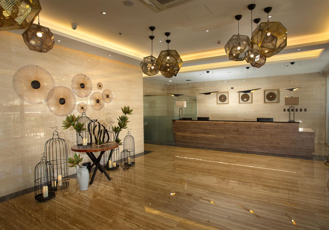 Lotus Blu Hotel Legazpi Eksteriør billede